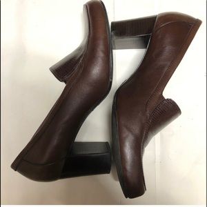 Antonio Melani Brown Leather heeled loafers 8.5